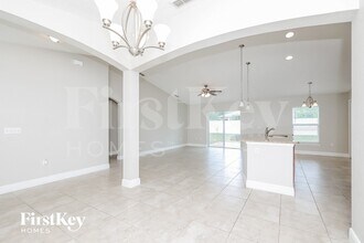 2005 Maple Ln in Kissimmee, FL - Building Photo - Building Photo