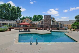 Canyon Ranch Apartments in Colorado Springs, CO - Foto de edificio - Building Photo