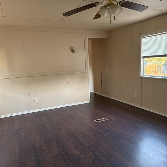 400 Phillip Ln in Liberty Hill, TX - Building Photo - Building Photo