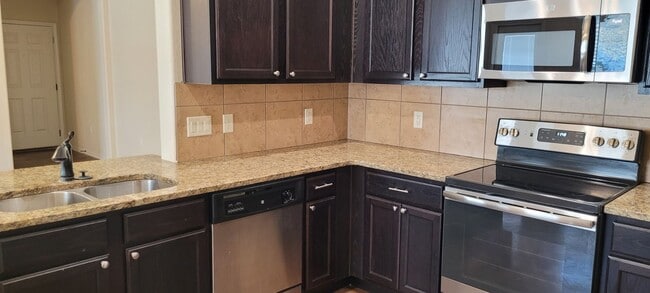 205 Ragsdale Way in New Braunfels, TX - Building Photo - Building Photo