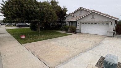 13306 Cheyenne Mountain Dr in Bakersfield, CA - Building Photo - Building Photo