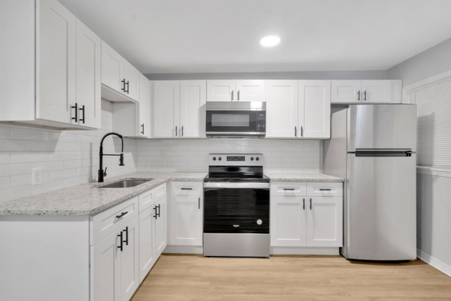 8112 N Mulberry St in Tampa, FL - Building Photo - Building Photo