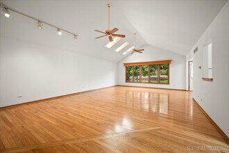 805 Thornwood Dr in St. Charles, IL - Building Photo - Building Photo
