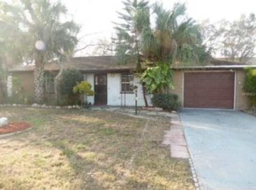 6414 Westport Dr in Port Richey, FL - Building Photo