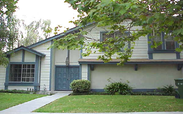 15135 Monterey Ave in Chino Hills, CA - Foto de edificio