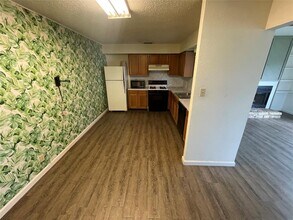 2305 W Mesa Park Dr in Round Rock, TX - Building Photo - Building Photo