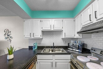 1988 W Beach Blvd in Gulf Shores, AL - Building Photo - Building Photo