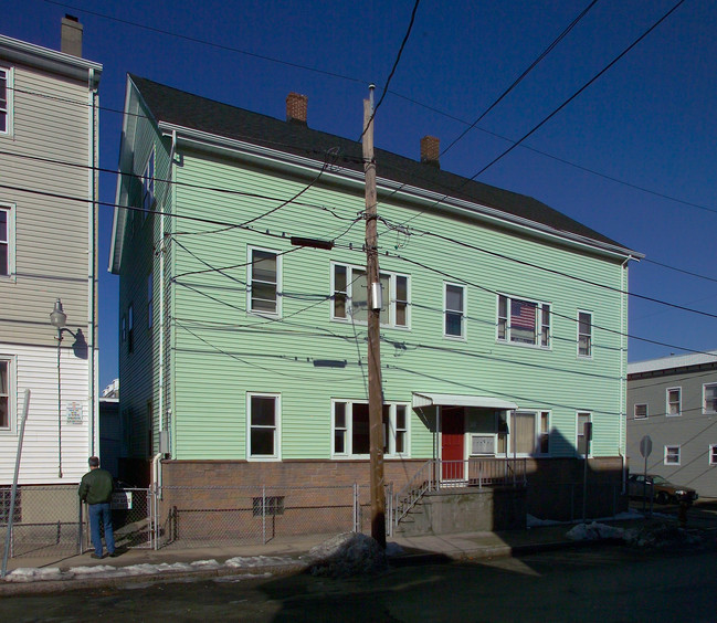 305-307 4th St in Fall River, MA - Building Photo - Building Photo