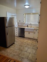 1605 Valerie Way in Red Bluff, CA - Building Photo - Building Photo