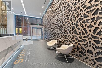 60 Colborne St in Toronto, ON - Building Photo - Building Photo