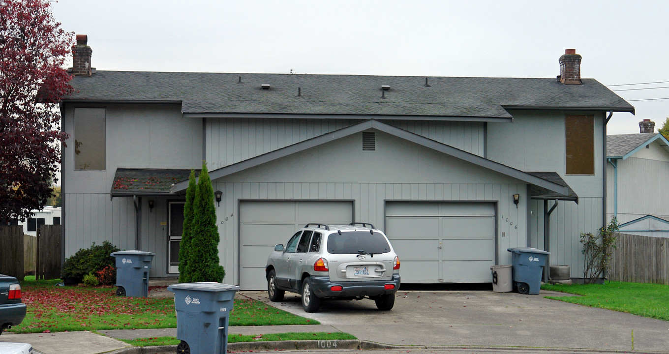 1004-1006 11th Ave NW in Puyallup, WA - Building Photo