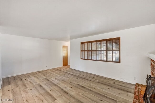 property at 1516 Inverness Ave