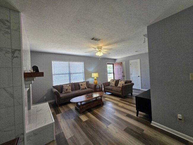 6319 NW 26th Ter in Gainesville, FL - Building Photo - Building Photo