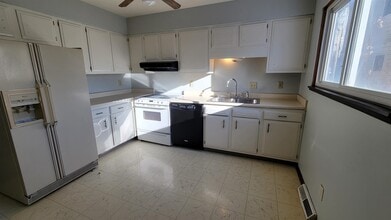 4015 Claire St in Madison, WI - Building Photo - Building Photo