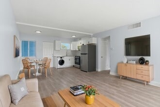 Apollo Landings in Titusville, FL - Foto de edificio - Building Photo