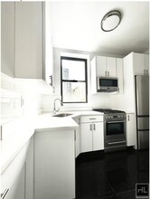 WEST 72 STREET, Unit 6D in New York, NY - Building Photo - Building Photo