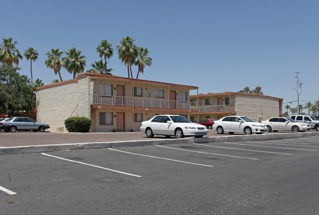 University Gardens in Tempe, AZ - Building Photo