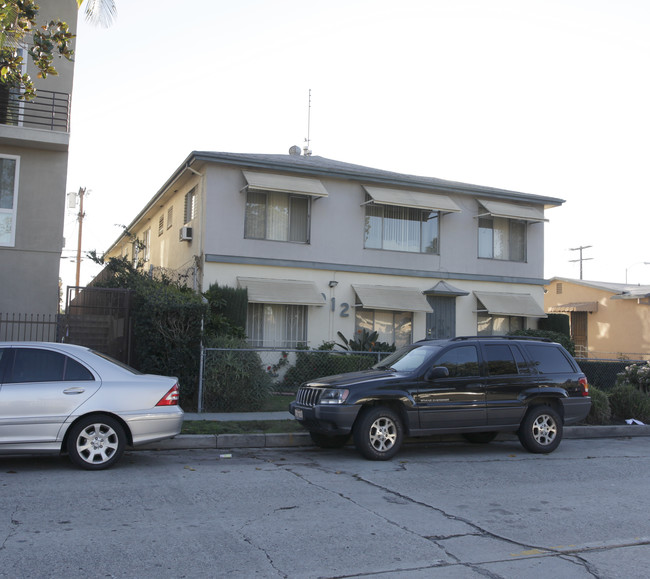 912 Wilcox Ave in Los Angeles, CA - Foto de edificio - Building Photo