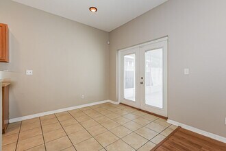 723 Parsons Pointe St in Seffner, FL - Building Photo - Building Photo