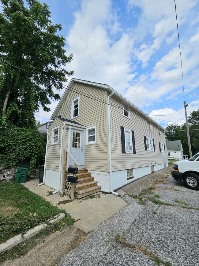 803 High St, Unit Up in Fairport Harbor, OH - Building Photo - Building Photo