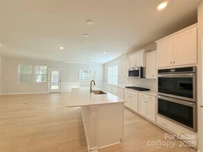 6436 Fairfax Ct in Maiden, NC - Building Photo - Building Photo