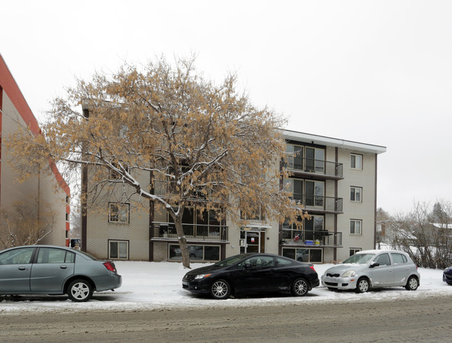 Mission Apartments in Calgary, AB - Building Photo - Building Photo