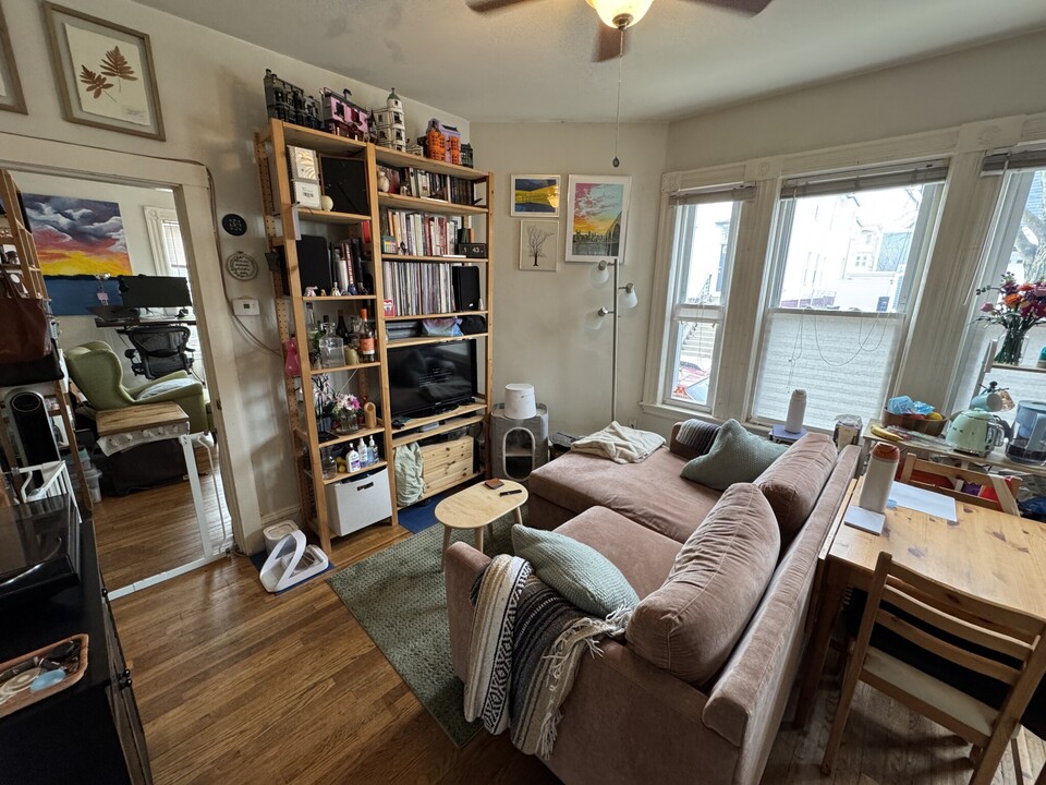 59 Cedar St, Unit 1R in Somerville, MA - Foto de edificio