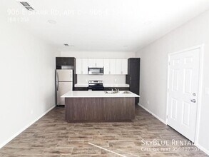 906 E Starr Rd in Mercedes, TX - Building Photo - Building Photo