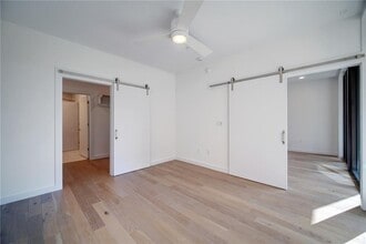 900 S 1st St in Austin, TX - Building Photo - Building Photo