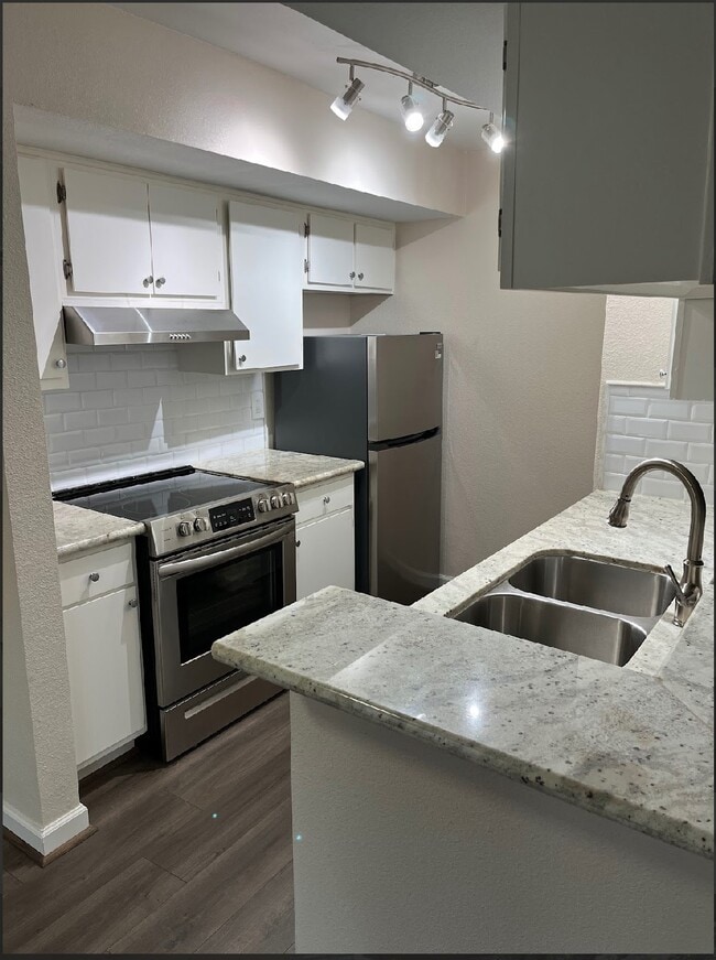 property at 2800 Jeanetta St