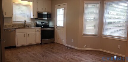 7166 Full Rack Dr in Midlothian, VA - Foto de edificio - Building Photo