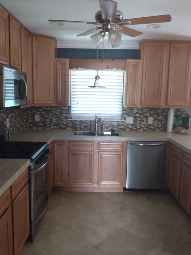 2121 Lansing Dr in Pensacola, FL - Building Photo - Building Photo