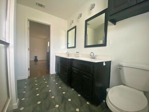 953 Co Rd 3351 in Kempner, TX - Foto de edificio - Building Photo