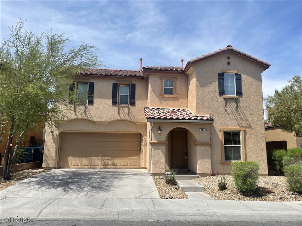 7080 Indian Head Ave in Las Vegas, NV - Foto de edificio