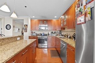 1025 Maxwell Ln in Hoboken, NJ - Building Photo - Building Photo