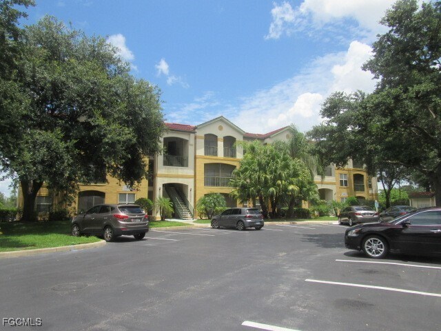 11480 Villa Grand in Ft. Myers, FL - Foto de edificio - Building Photo