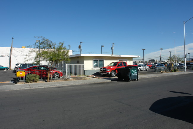 216 W New York Ave in Las Vegas, NV - Foto de edificio - Building Photo