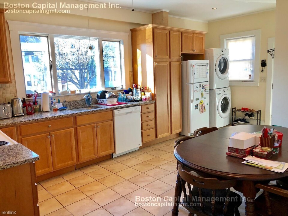 562 Main St-Unit -# 1 in Medford, MA - Building Photo