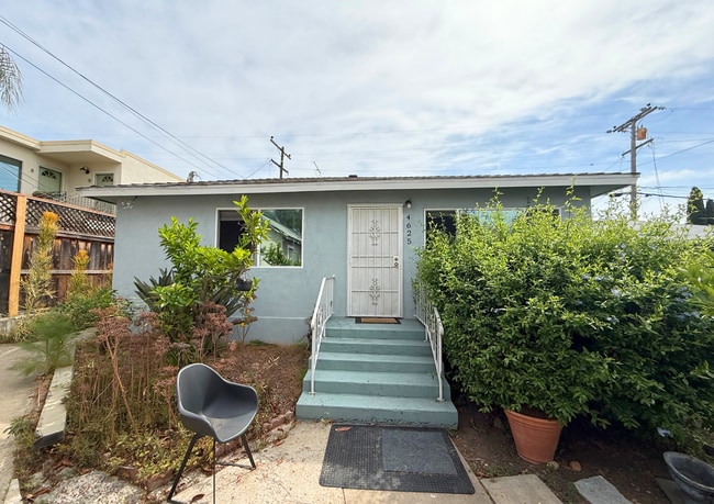 property at 4623-25 Mississippi St