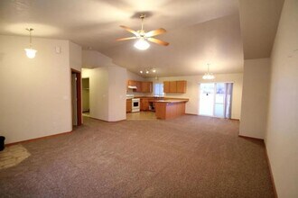 7576 N Courcelles Pkwy in Coeur d'Alene, ID - Building Photo - Building Photo