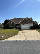 148 Long Pointe Dr in Mary Esther, FL - Building Photo