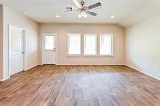 946 Autumn Flats Wy in Arcola, TX - Building Photo - Building Photo