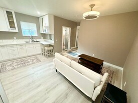 2405 Lorain Rd in San Marino, CA - Building Photo