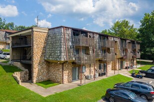 Hartford House Apartments