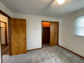 721 Swing Ave, Unit 721 in Findlay, OH - Foto de edificio - Building Photo