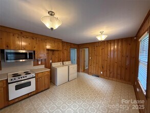 1521 Woodhill Ln in Charlotte, NC - Building Photo - Building Photo