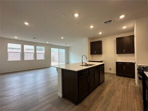 9613 Hinson St in Las Vegas, NV - Building Photo - Building Photo