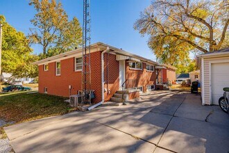 375 S 44th St in Lincoln, NE - Building Photo - Building Photo