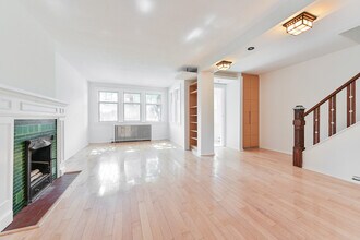 182 Belsize Dr in Toronto, ON - Building Photo - Building Photo