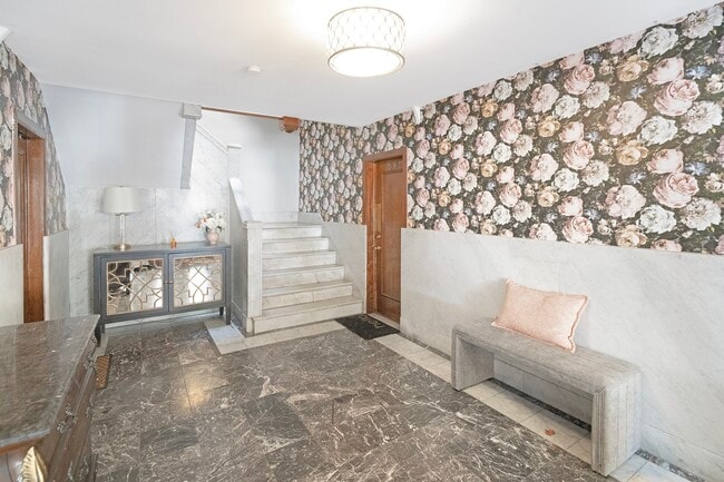 4512 Westminster Pl in St. Louis, MO - Foto de edificio - Building Photo